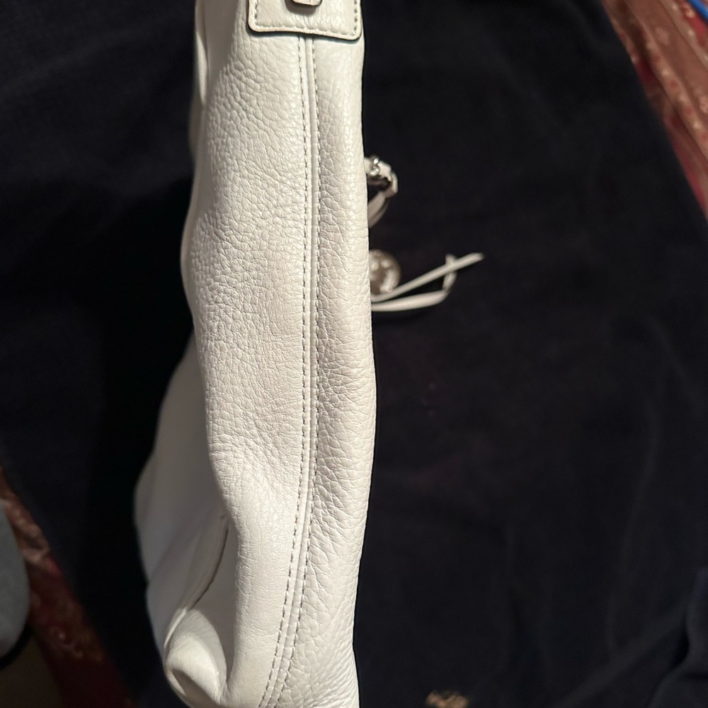 Michael Kors white leather hobo handbag - Picture 3 of 8